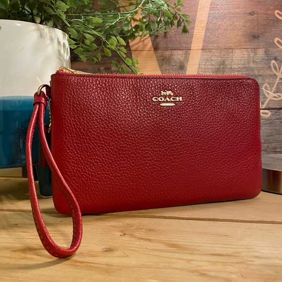 Coach Handbags - 🍒 Coach Pebbled Leather Double Zip Wallet
